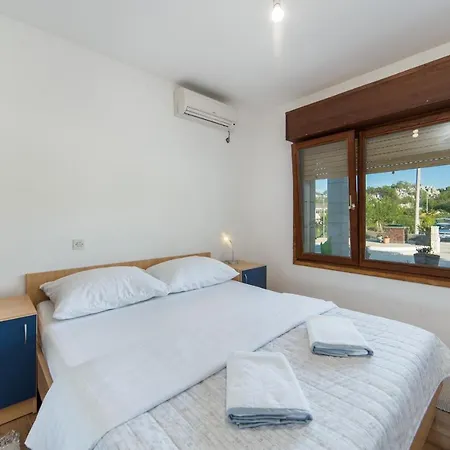 Family Friendly House With A Swimming Pool Stasevica, Neretva Delta - Usce Neretve - 17672 Semesterbostad *